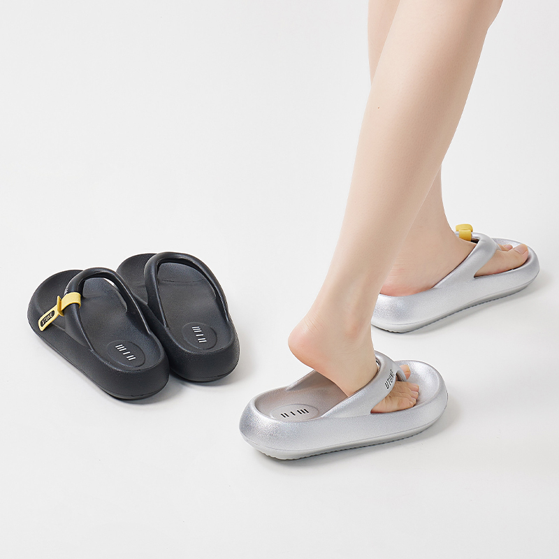 Lật dép nam không chỉ là dép đi biển: 4 sai lầm thường gặp khi chọn dép đế mềm và cách chọn đúng