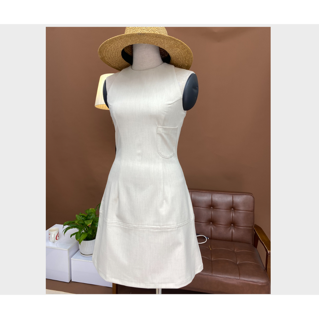 Mặc đầm body màu xám trắng có dễ bị lộ khuyết điểm không?