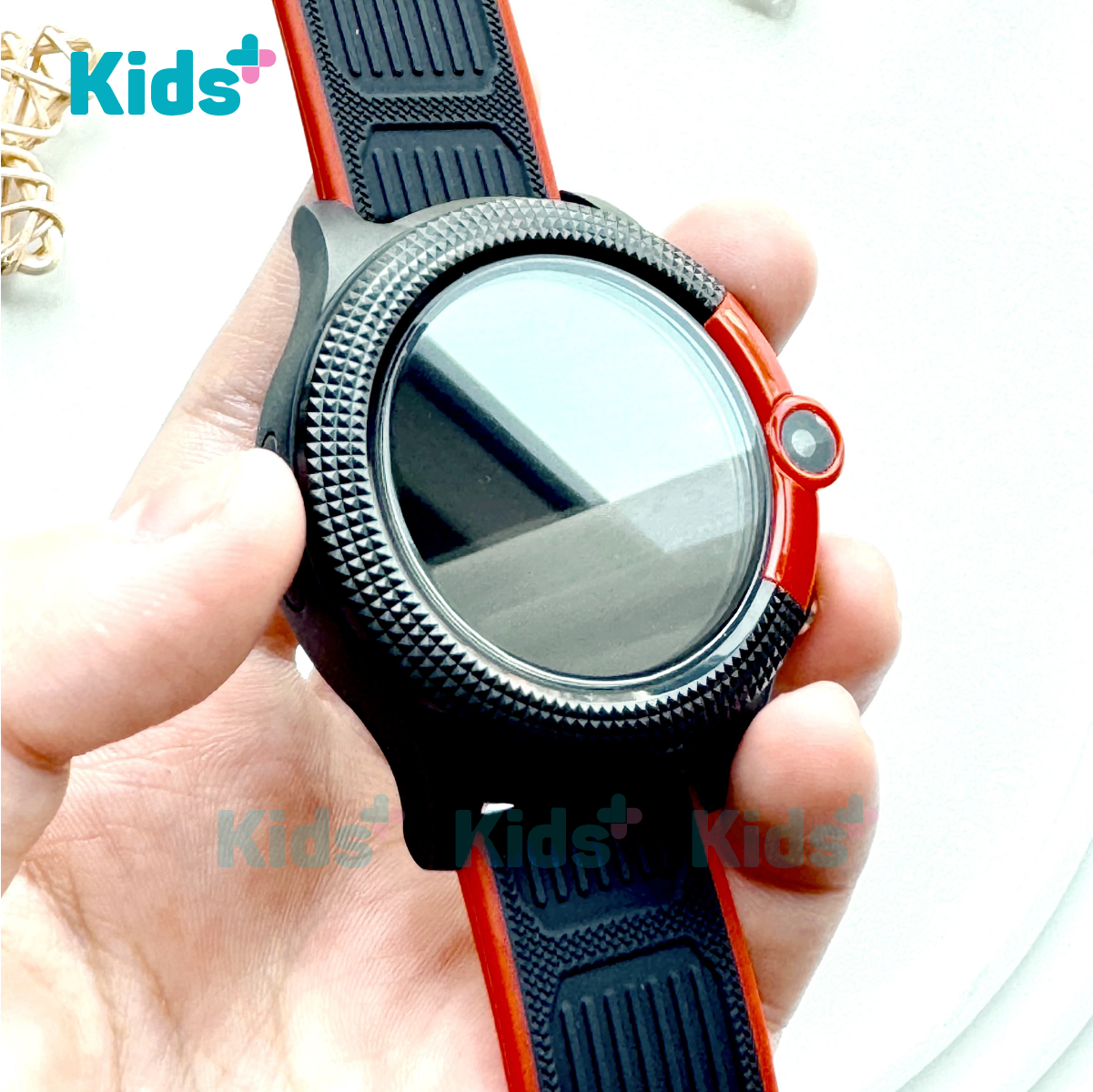 Làm thế nào để chọn kính cường lực phù hợp cho đồng hồ trẻ em để tránh mua phải hàng kém chất lượng?