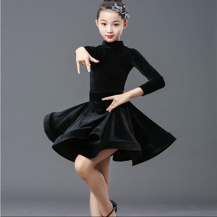 Làm thế nào để chọn đầm khiêu vũ Latin tay dài cho bé gái mà không bị lỗi thời trang?