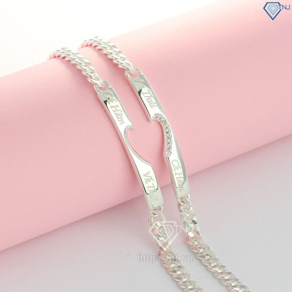 Vòng Tay Đôi Trái Tim - Làm Thế Nào Để Lựa Chọn Đúng Kiểu Vòng Phù Hợp Với Câu Chuyện Tình Của Bạn?