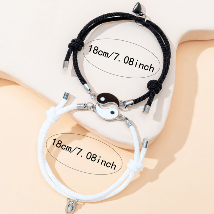 Vòng Tay Đôi Trái Tim - Làm Thế Nào Để Lựa Chọn Đúng Kiểu Vòng Phù Hợp Với Câu Chuyện Tình Của Bạn?