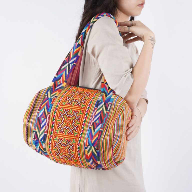 Túi ví dệt thổ cẩm Hội An có thực sự bền như lời đồn, và làm thế nào để chọn mua sản phẩm chính hãng?